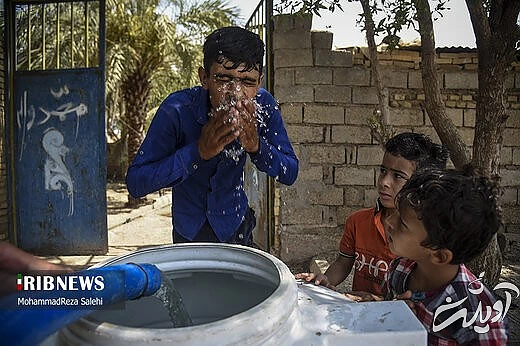 آبرسانی تانکرهای ارتش به روستاهای دشت آزادگان اهواز